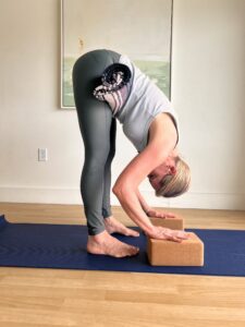 Standing forward bend (Uttanasana): Yoga for Insomnia
